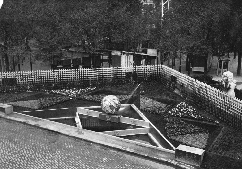 Black and White Photo of a roof terrace.